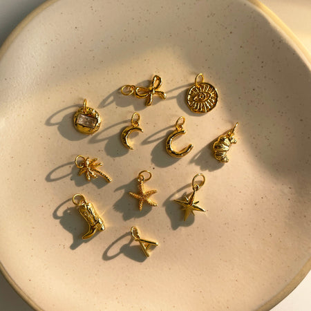 Mini Starfish Pendant Gold